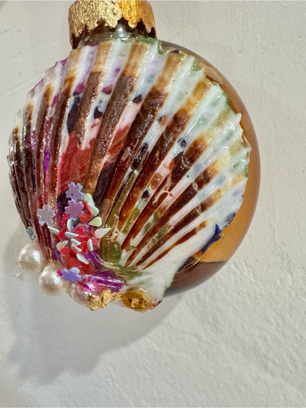 Hand-Painted Shell Holiday Ornament with Pearls - Picture 5 of 5
